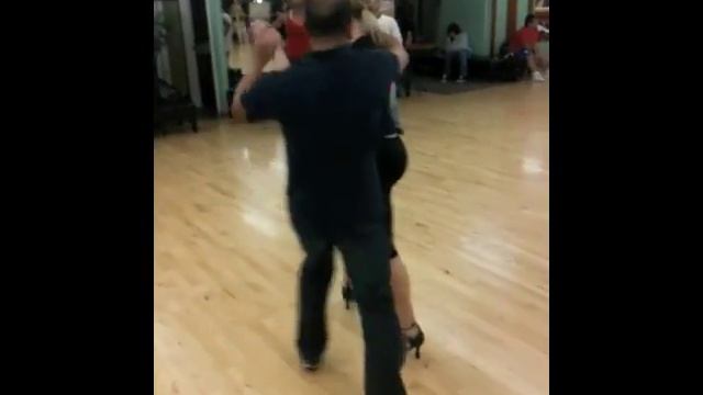 Milly Frank Bachata Class 04-25-11 смотреть онлайн