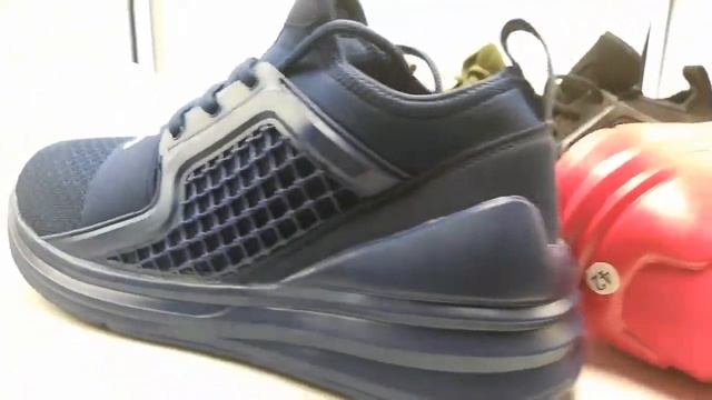 Max Style Running Shoes смотреть онлайн