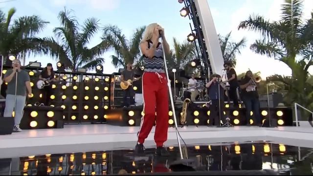 Miley Cyrus - Party In The USA (Miley's NYEP 2022 rehearsals) смотреть онлайн