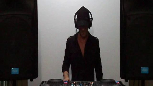 dj santi live mix electro house 2014 смотреть онлайн