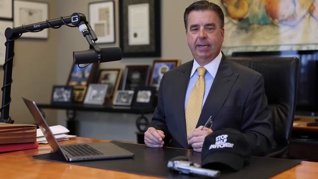 Criminal Lawyer Reacts to 81-year-old fatally shoots Uber driver смотреть онлайн
