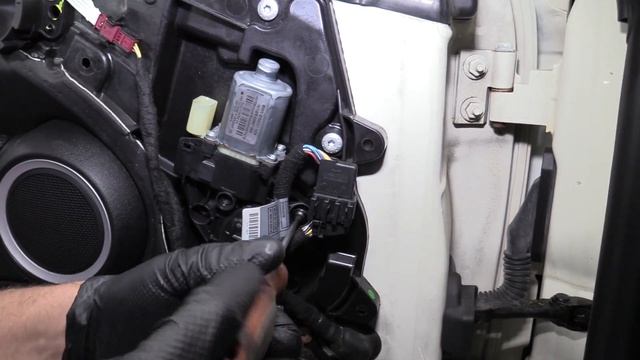 How to Remove Window Motor 07-13 Mini Cooper S смотреть онлайн