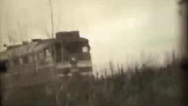Тепловоз 2ТЭ116 - 1447 с грузовым 1990 год смотреть онлайн