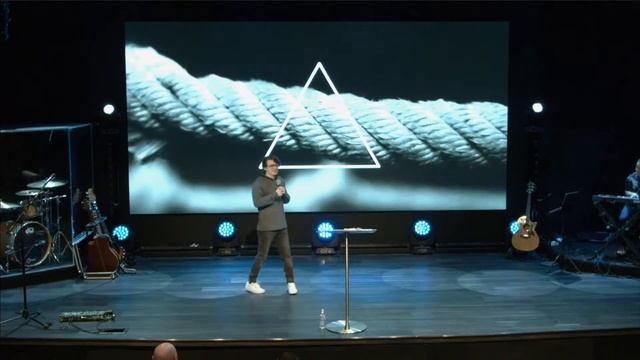 Нить втрое скрученная 🧵 Вадим Макоед смотреть онлайн
