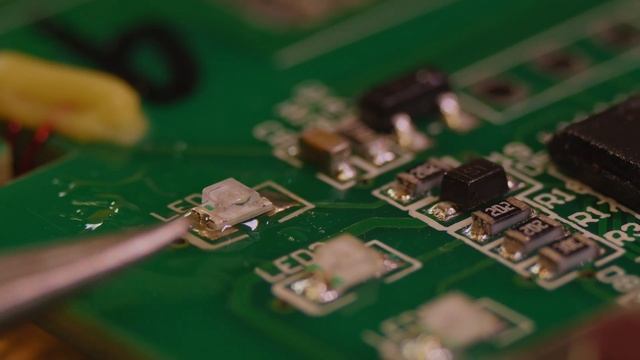How to Solder a SMD LED смотреть онлайн