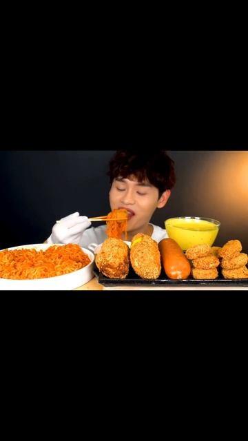 Spicy Noodles With Cheese Pork Cutlet Big Sausage MukBang!#shorts #viralvideo смотреть онлайн