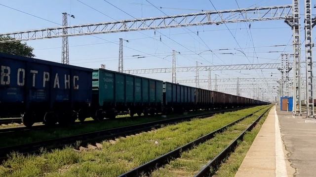 Электровоз ВЛ80С-1172/1098 с грузовым поездом | ст. Лихая смотреть онлайн