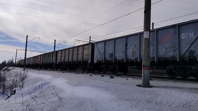 Перегоняемый ЭП1! 2ЭС6 1349 с перегоняемым ЭП1 194 и ВЛ11 с грузовым составом. смотреть онлайн