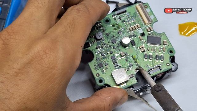 SPEAKER BOSE SOUNDLINK REVOLVE VERSI THERMOS RUSAK TIDAK BISA DI CHARGER смотреть онлайн