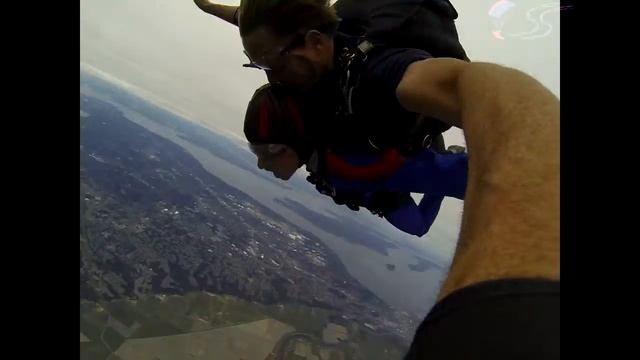 Alena Kantor's Tandem skydive! смотреть онлайн