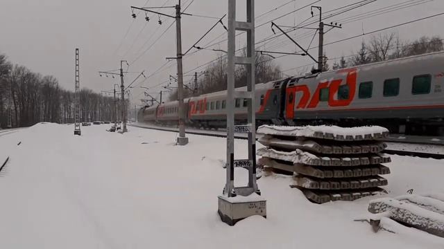 ВЛ10У-343 с пассажирскими вагонами смотреть онлайн
