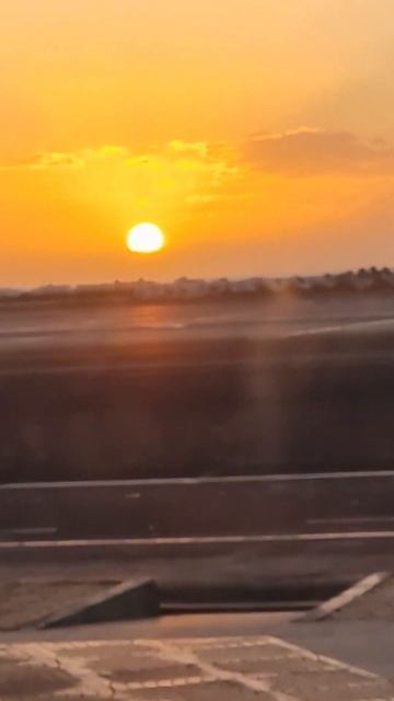 Рассвет в аэропорту ✈️ смотреть онлайн