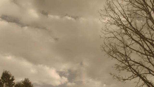 Relax and Watch the Clouds Roll In. Relaxing Piano Music смотреть онлайн