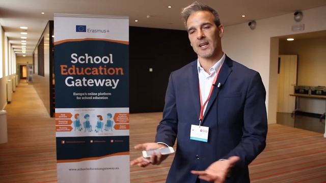 Flipping the classroom in science lessons and beyond - Education Talks смотреть онлайн