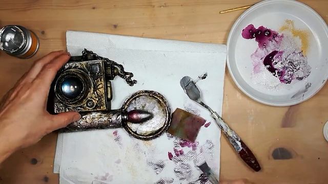 Altered Art - Camera Assemblage for Daily ART смотреть онлайн