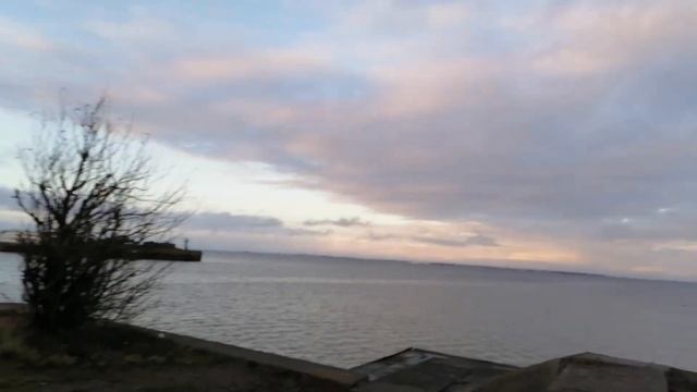 Восточный мол Ломоносовской гавани. Бывший морской вокзал. 22.11.2020. смотреть онлайн