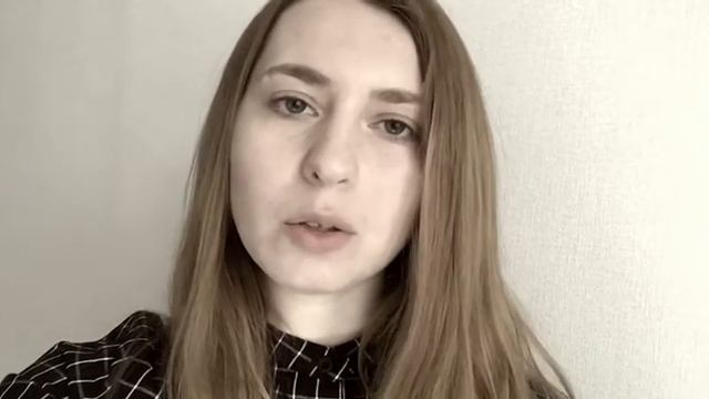 Юлия Шкуратова читает стихотворение Виктора Iванiва "Уже стряхнул я спичку..." смотреть онлайн