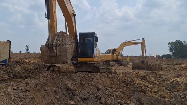 รีวิวรถขุด LIUGONG 922E ขุดลอกอ่างเก็บน้ำดั้มมีหนืดพี่โคโซ่ตก Excavator And Truck