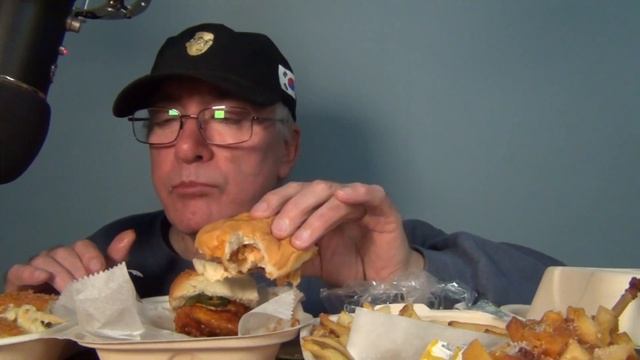 ASMR Eating Korean Chicken and Corndogs Mukbang смотреть онлайн