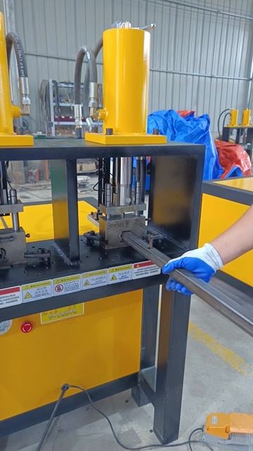 30mm Square Tube Punching 11mm Hole Hydraulic Pipe Punching Machine смотреть онлайн