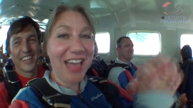 Joan Rettmann's Tandem skydive! смотреть онлайн