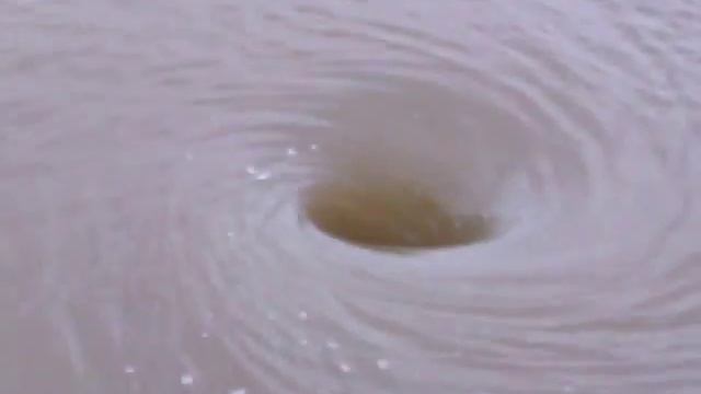 Воронка на озере смотреть онлайн