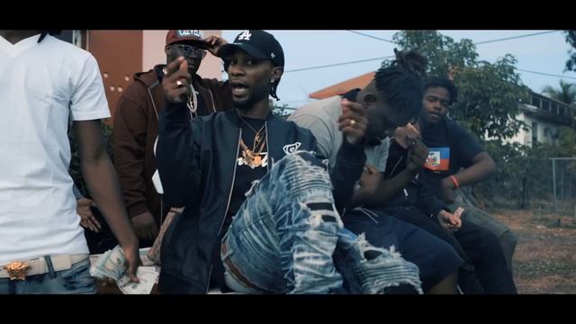 Chaz B - Fly ft. Milli On [Official Music Video] смотреть онлайн