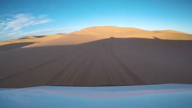 Erg Chebbi driving in the dunes смотреть онлайн