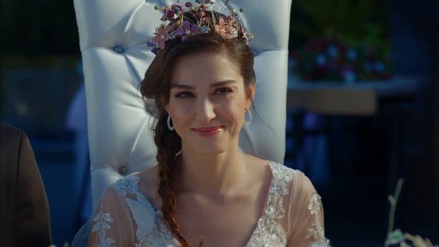 Nazlı ve Ferit'in Muhteşem Düğünü... - Dolunay смотреть онлайн