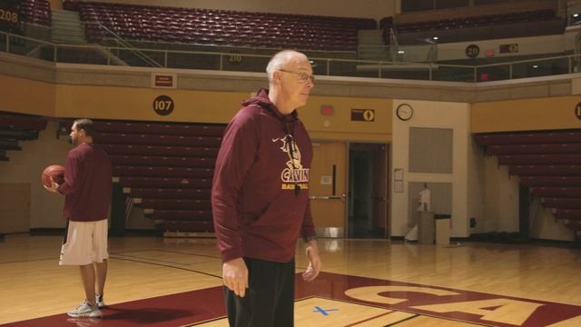Calvin Basketball | Coach Sall mic'd up смотреть онлайн