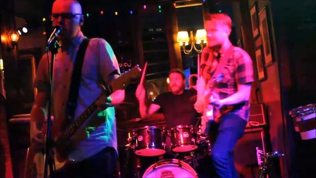 DEAD ENGLISH GENTLEMEN - Pull the Alarm смотреть онлайн