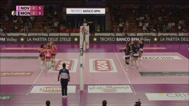 Katerina Zakchaiou Block point against Ebrar Karakurt. Saugella Team Monza смотреть онлайн