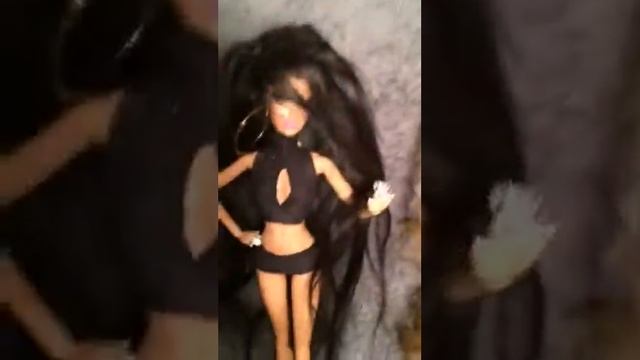 Bang Bang by Vaz'mine Ferrari Darvay featuring her twin sis смотреть онлайн