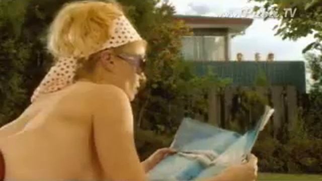 sexy stratos advertisment смотреть онлайн