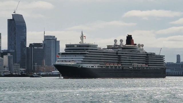 Cruise Ship QUEEN ELISABETH Departs Auckland смотреть онлайн