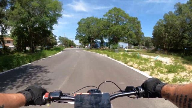 4k I took the 7,000 watt Sur-ron X Lightbee Electric Bike out for a ride and this happened ..Gopro смотреть онлайн