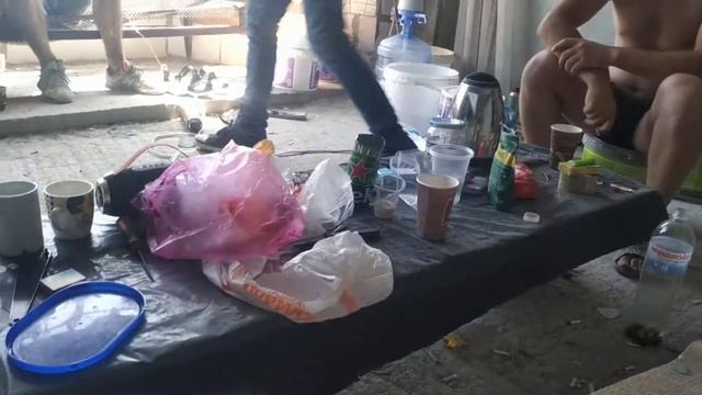 10:36 Я сам себе начальник когда хочу тогда и прихожу, а пацаны пусть работают. смотреть онлайн