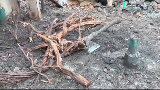 Ейск ! С утра ребята в дороге в пути, едут с удовольствием! Володя на доме работает один, дела идут! смотреть онлайн