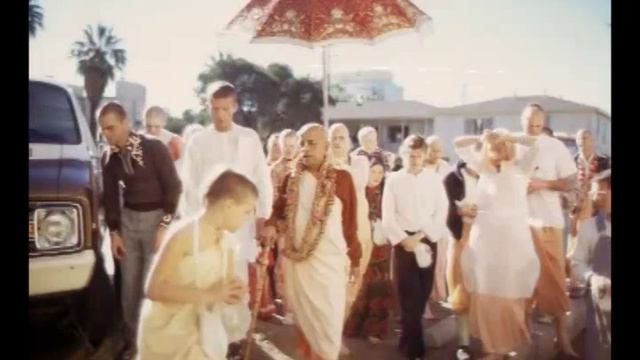 Simply Stamping 'I am Christian,' 'I am Hindu,' 'I am Muslim,' there is No Profit - Prabhupada 0817 смотреть онлайн