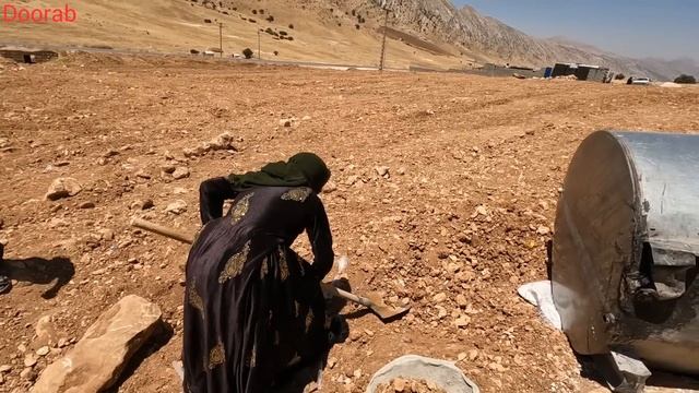 Nomadic Life: A Mother's Resilience Against Oppression - Living In Difficult Conditions 🌾💪