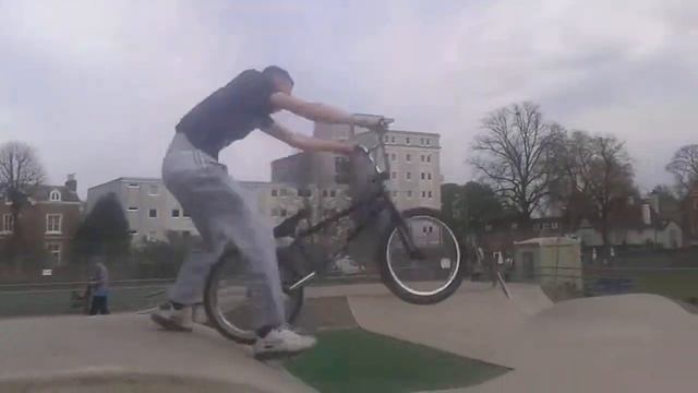 Scooter and bmx tricks.. no foot, bri flip смотреть онлайн