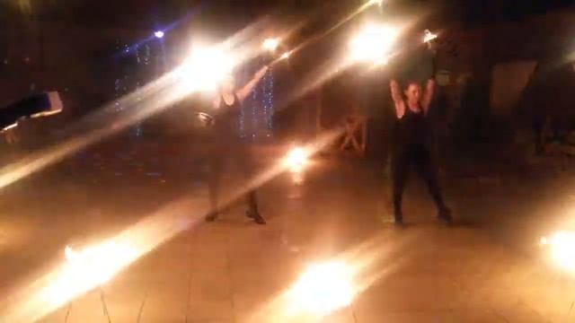 Fire шоу в ресторанно гостиничном комплексе La Maison часть2 смотреть онлайн