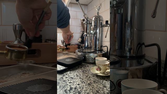 Elektra Micro Casa Leva S1C brewing coffee Manual Brewing смотреть онлайн