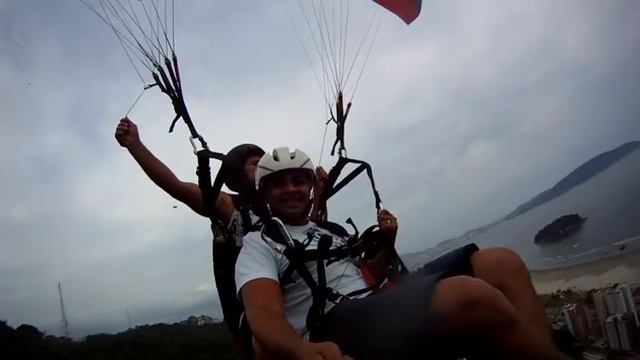 Vôo Duplo Parapente - Foto Vídeo no Pico Santos/SãoVicente - 166 - Alysson - Piloto Carlão смотреть онлайн