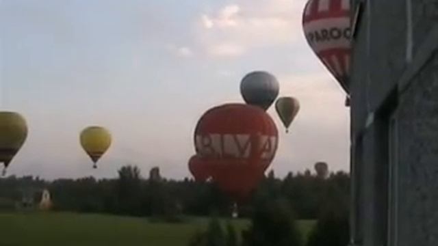 воздушные шары атакуют :) смотреть онлайн