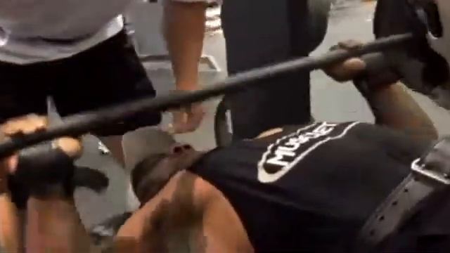 Muscles and Abs taking anoda dimension💪💪💪 смотреть онлайн