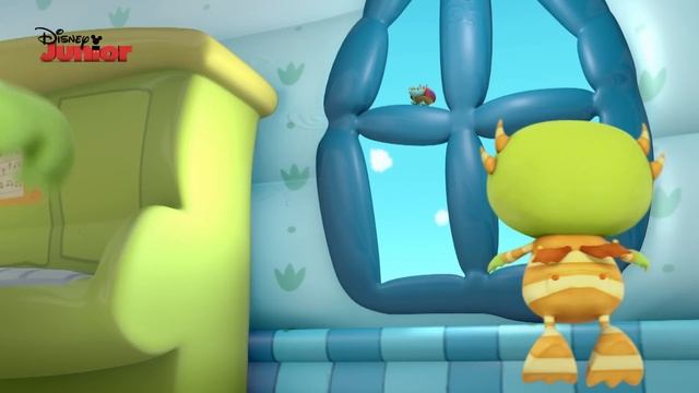 Henry Hugglemonster | Bouncy Castle Fun! | Disney Junior UK смотреть онлайн