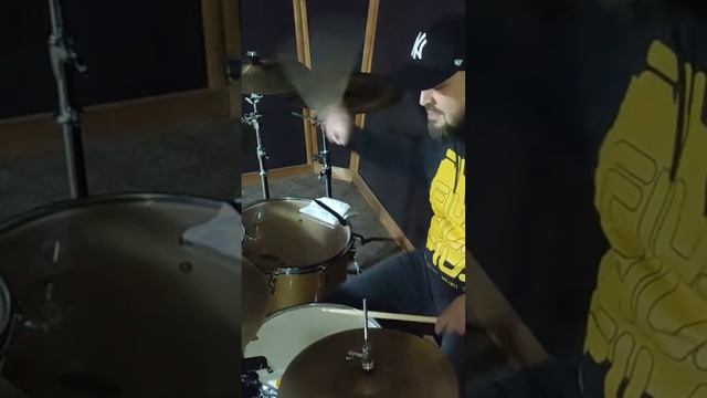 Rihanna We Found Love ft Calvin Harris drum cover #drumcover #drums смотреть онлайн