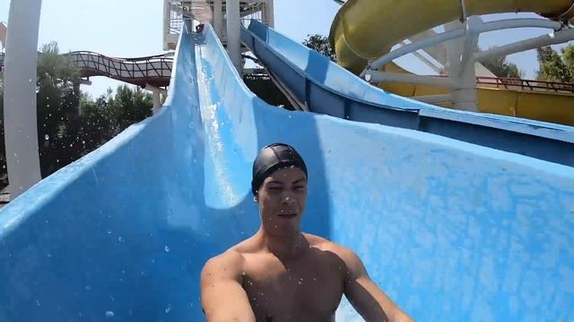 REGALO 1 EURO A CHI FA GLI SCIVOLI PIÙ VELOCI DELL' ACQUAPARK!! смотреть онлайн
