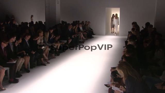 Models walk the runway at Calvin Klein - Spring 2013 - Me... смотреть онлайн